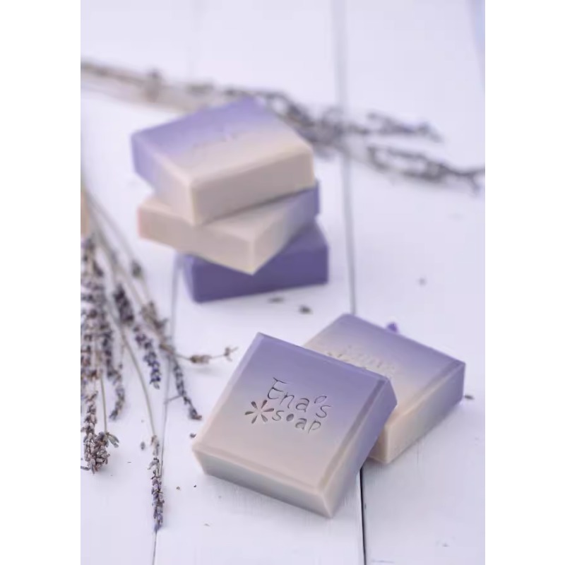 エッセンシャルオイルを使ったDIY香りの石鹸作りブック：ナナ - Soap Making Recipes のレビューと価格